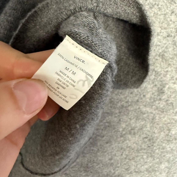 Vince Grey 100% Cashmere Sweater Women’s Long Sleeve Pullover Size Medium - Picture 6 of 11